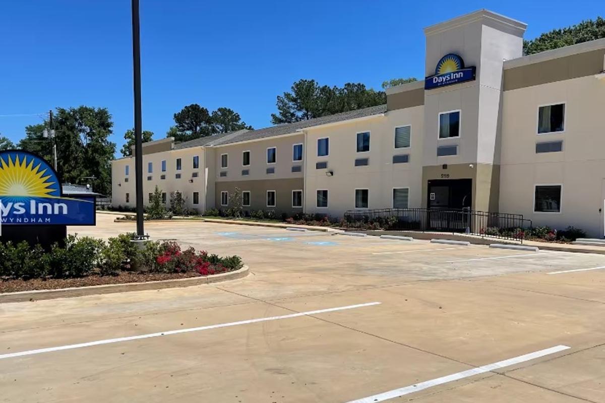 Days Inn By Wyndham Zachary La Bagian luar foto